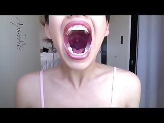 Pink throat big mouth
