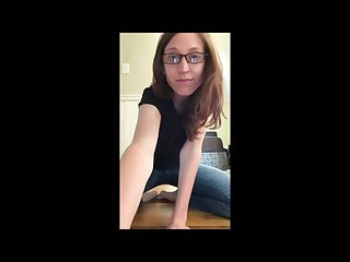 Sexy amateur girl wets jeans 2 time