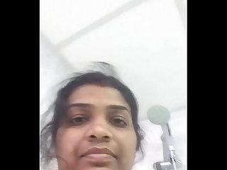 Hot college girl in chennai showing her bathroom video