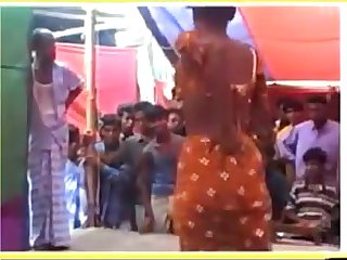 Desi hot Bhabhi nude dance on stage