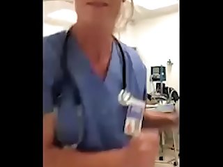 Milf enfermera masturbation