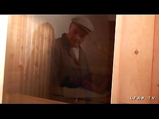 Libertine francaise sodomisee au sauna dans un plan A 3 avec papy Voyeur