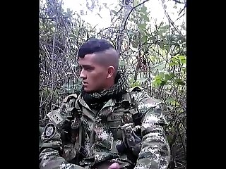 Hetero soldado colombiano engaado trciked colombian soldier