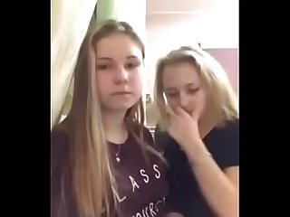 2 Lesbian kiss cam - YouTube