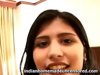 gorgeus india cewek seksi mendapatkan kemaluan