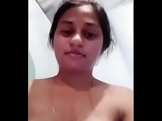 Indian Desi lady showing her fingering wet pussy comma slfie video for her lover