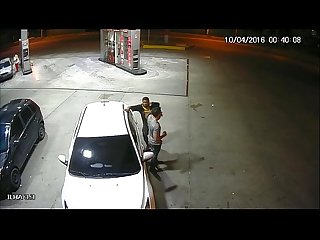 Policial de folga mamando bbado no posto de gasolina em manaus