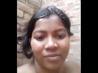 Divorced Village Auntie�s Bald Desi Pussy Show In Bathroom