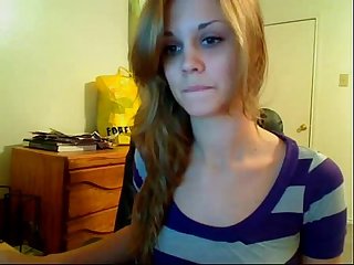 Amazing camgirl doing a great striptease