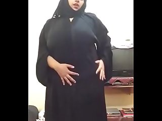 Arab hijab bbw lady doing cam Show for her lover part 01