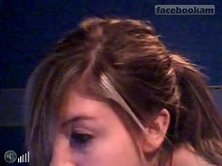 Klein Nippel Mädchen hotchating auf webcam