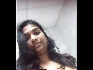Hot married indian women bathroom video leaked showing to young boy