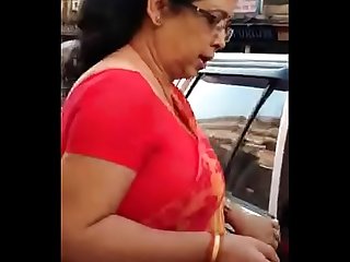My favourite type of aunty with big boobs and sexy back