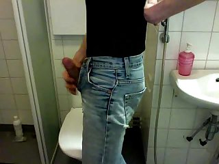 Boy - piss in jeans