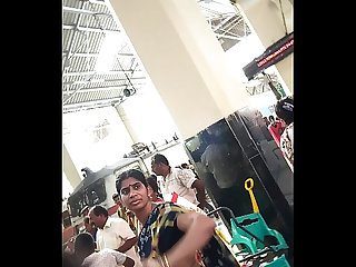 desi aunty showing sexy hip and navel in public - travel diaries
