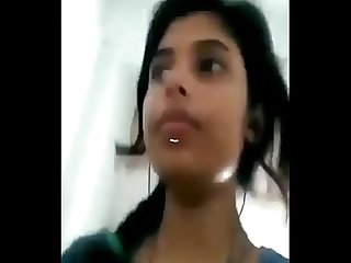 Desi girl showing her beautiful boobs hd