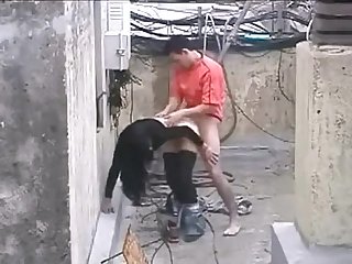 Brave man gets girl to fuck in the construction site 100dates