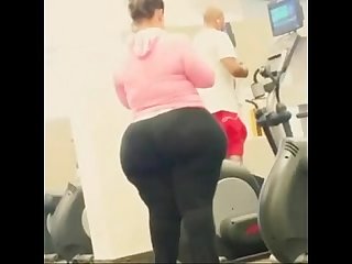 Big ass wide hips at gym