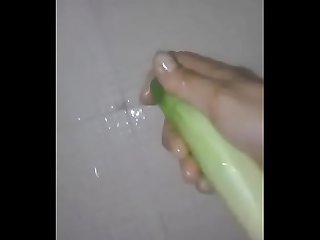 Khmer Girl masturbated with cucumber while take bathing