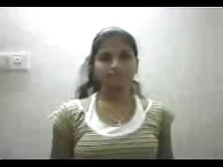 Marathi beauty strips and exposes b4 her lover