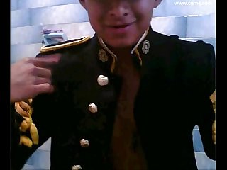 Mexicano chacal militar presume el uniforme Mexican soldier naked and uniform