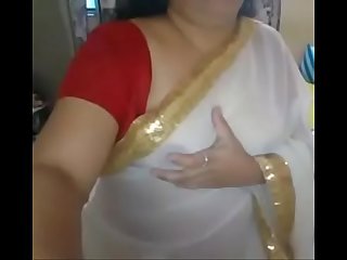 Desi Mallu Aunty pressing nipple herself part 2