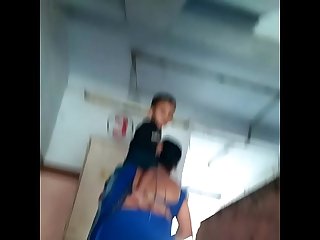 Seksi bhaiyani padosan Reena içinde Baştan çıkarıcı bluz Teşhir Geri