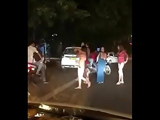 Delhi Hauz khaz hinjde Getting naked on the Streets..