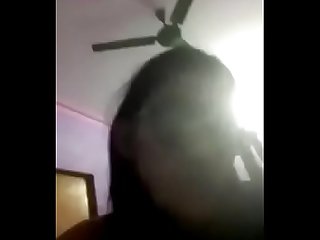 आराध्य सुंदर देसी भारतीय किशोरी लड़की मैस्टर्बेटिंग पर वीडियो कॉल के लिए प्रेमी