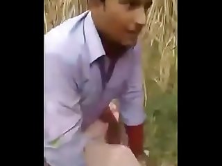 desi wife cheating with lover in field outdoor fuck