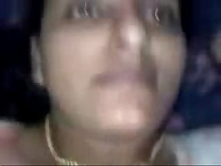 भारतीय पत्नी दिखा रहा है स्तन और चूत छूत - के साथ हिंदी ऑडियो - wowmoyback